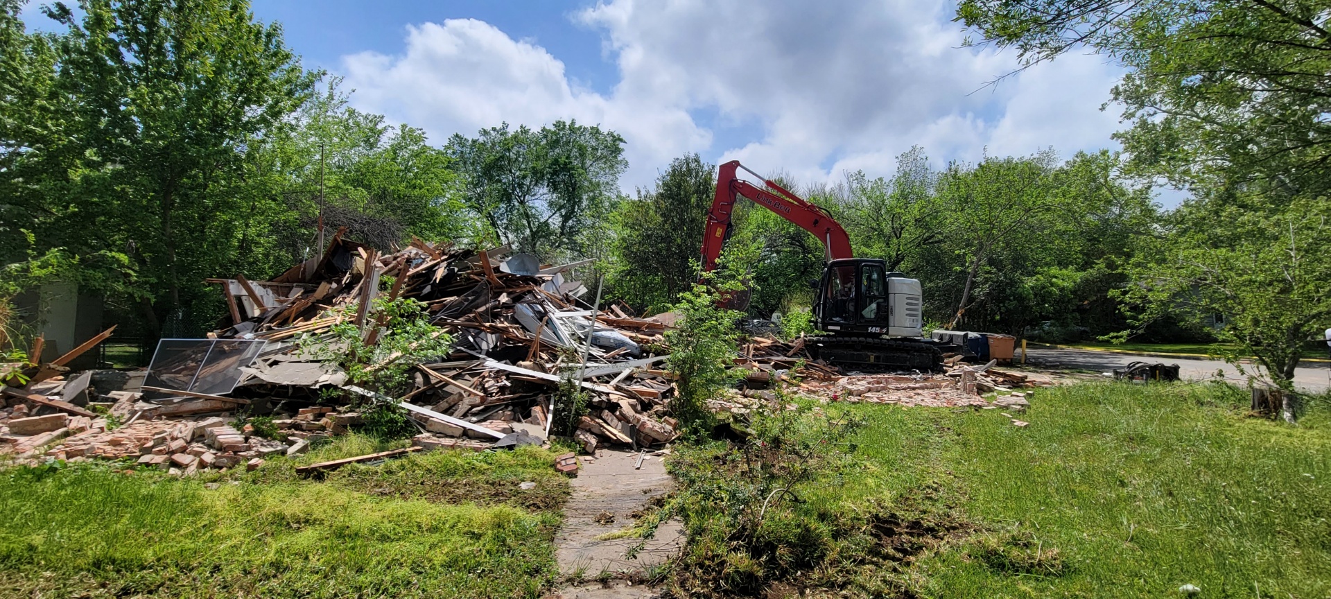 1 House Demolition And Removal Services DeCrowder Demolition